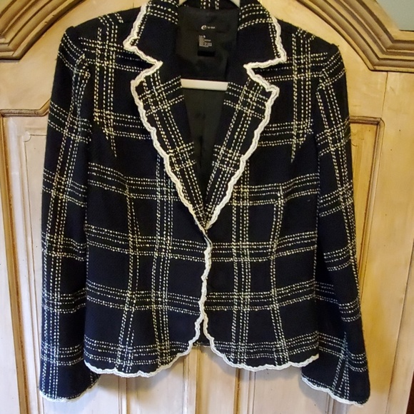 Blazer - Picture 1 of 4